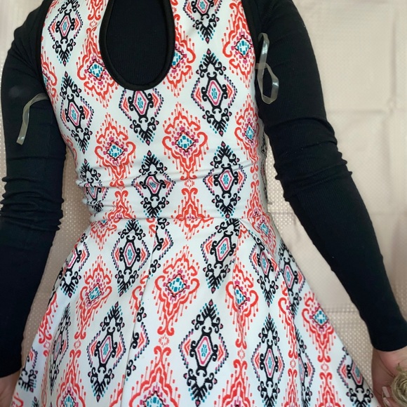 Light Spring dress! - Picture 4 of 6